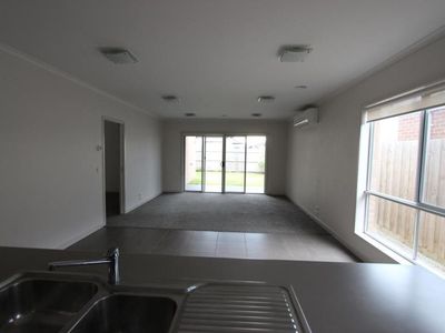 10 Beekeeper Road, Armstrong Creek