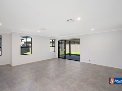 1 Garnsey Way, Oran Park