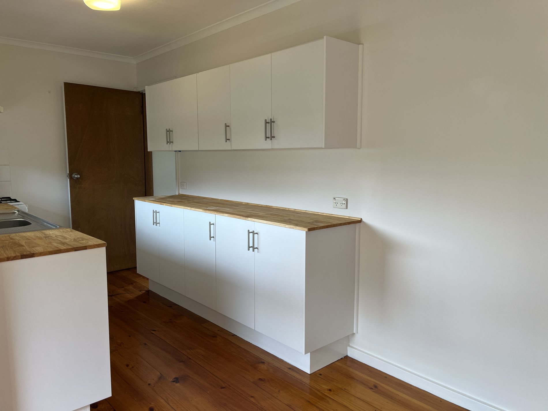7 Telstar Court, Whittington