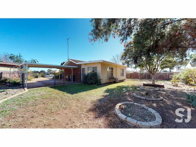 16 Flinders Close, Dubbo