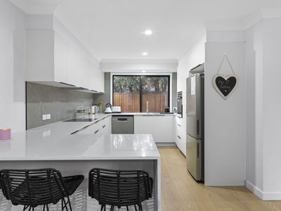 5 Eggleton Place, Wakerley