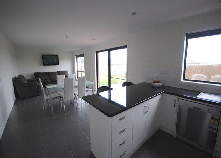 17 Coastal Court, Portland