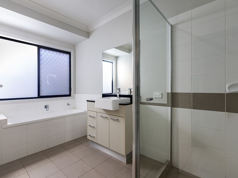 25 Travertine Avenue, Logan Reserve