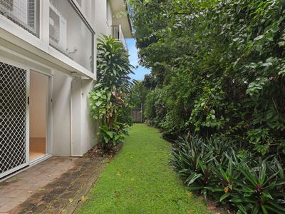 2 / 670-678 Bruce Highway, Woree