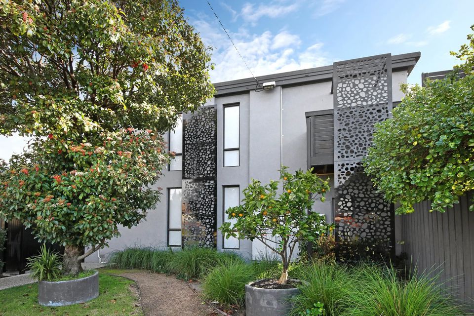 5 / 7 Burns Avenue, Clayton South