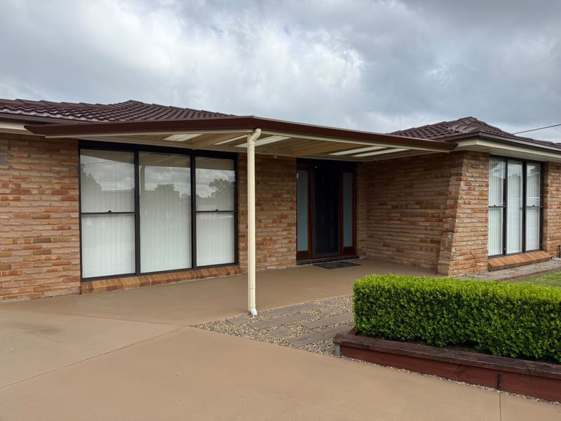 2 Hope Crescent, Bossley Park