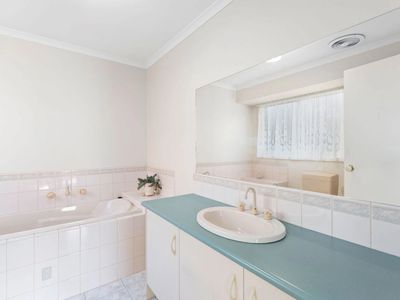 12 Keswick Court, Narre Warren South