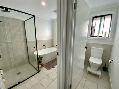 4 Livingston Boulevard, Forbes