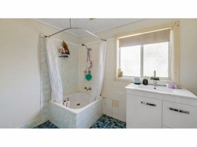 42 Third Avenue, Narromine