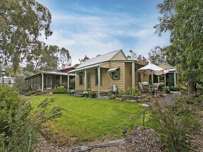 40 Eureka Street, Chewton