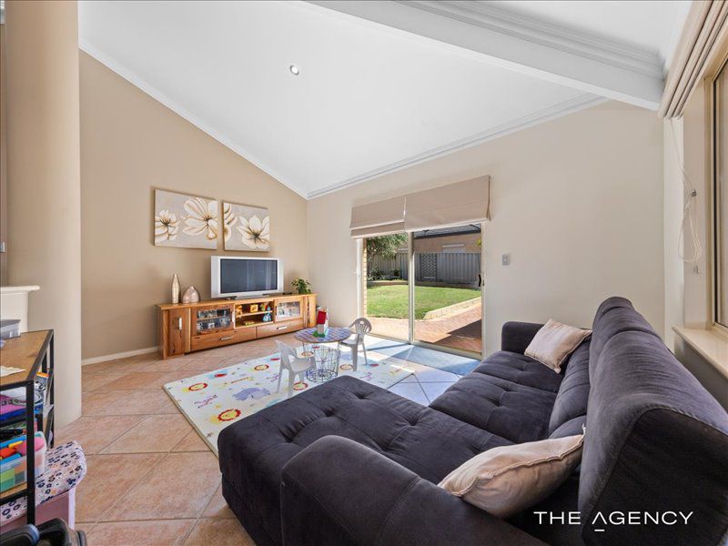 15 Lupin Way, Coogee