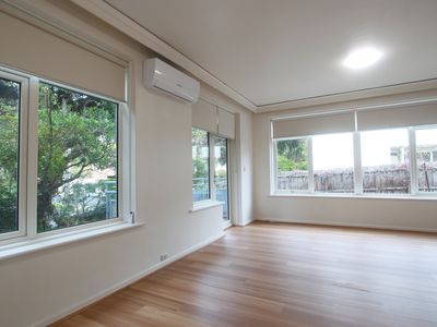 1 / 6 John Street, Elwood