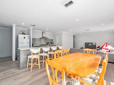 16 Modena Road, Piara Waters