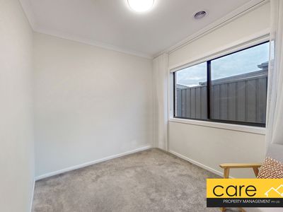 9 Modern Avenue, Clyde North