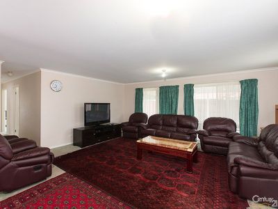 12 Burlington Chase, Hampton Park