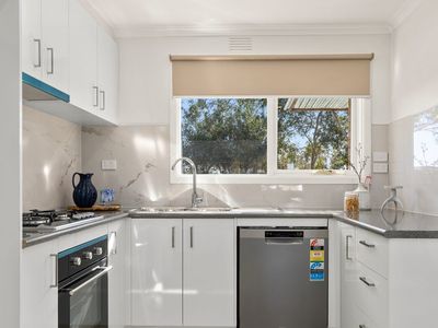 11 Huskisson Avenue, Lalor