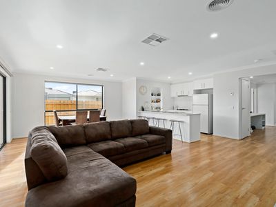 2 Pigdon Street, Weir Views