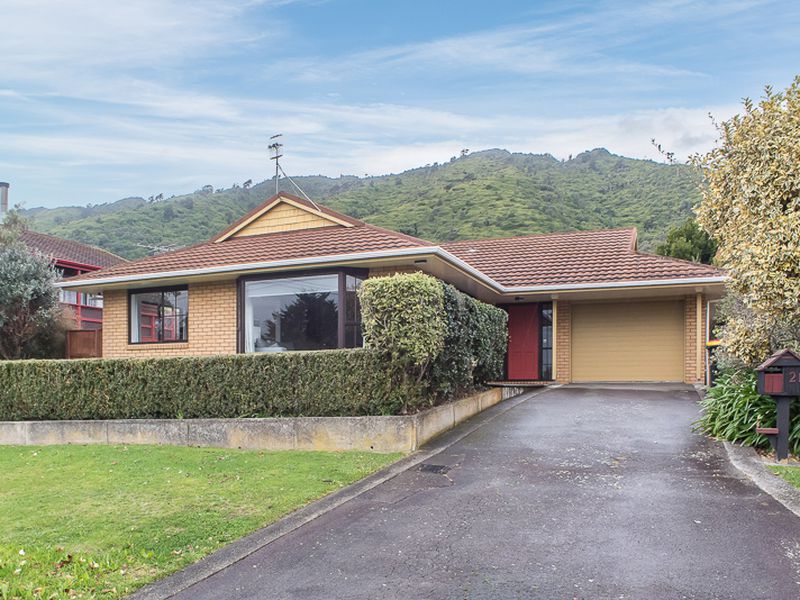 21 Huia Street, Waikanae