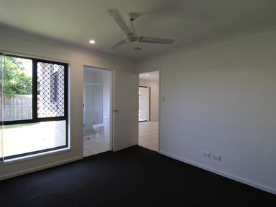 2 / 10 Firestone Avenue, Pimpama