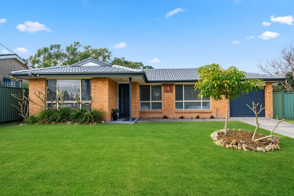 5 White Swan Avenue, Blue Haven