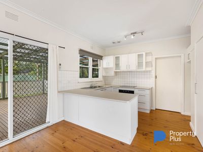 34 Clarence Avenue, Kennington
