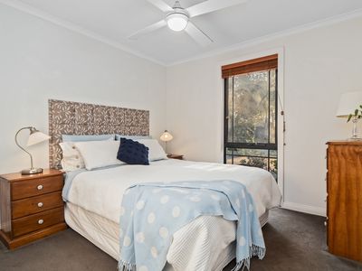 4 Ash Grove South , Langwarrin