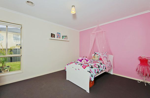 5 Snowden Place, Greenvale