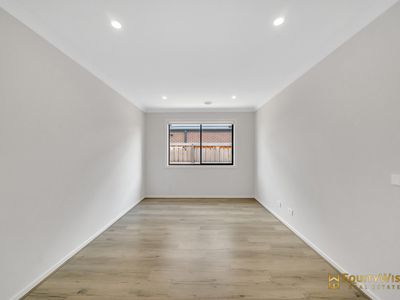 8 Pankina Road, Mambourin