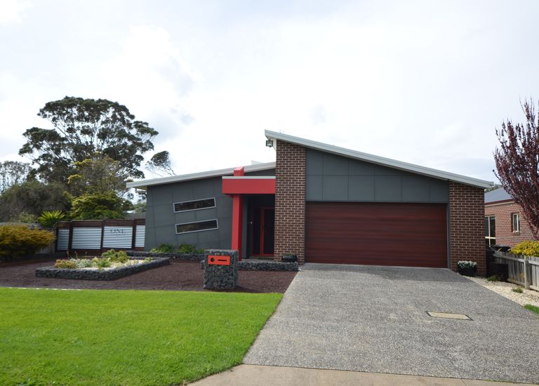 1 Wonderland Court, Portland