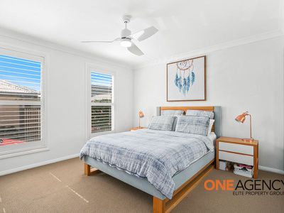 2 / 21 Deakin Street, Oak Flats