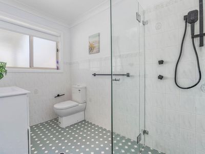 2 Irwin Place , Vincentia