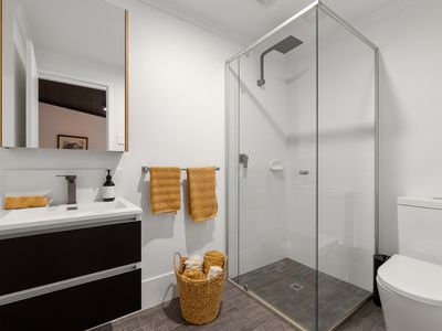 21 Livorno Boulevard, Piara Waters