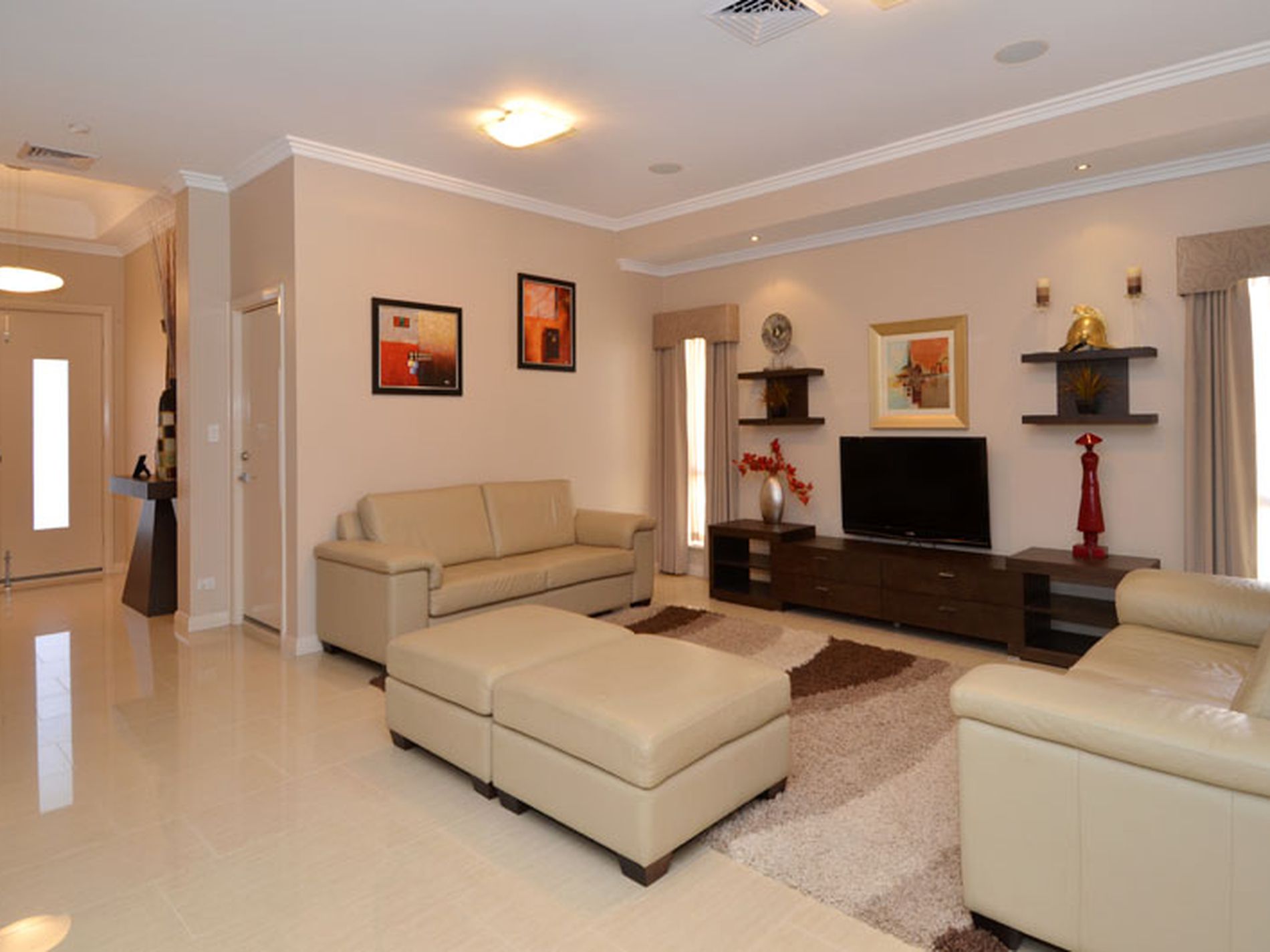 5 Buchanan Court, Somerville