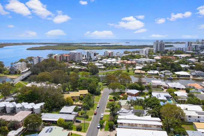 2 / 2-4 Broadwater Avenue, Maroochydore