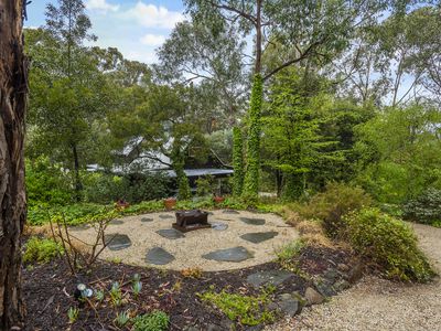 24 Blanche Parade, Mount Macedon