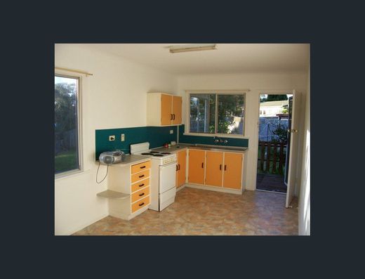 Cosy 2 bedroom home located in a great location image 2