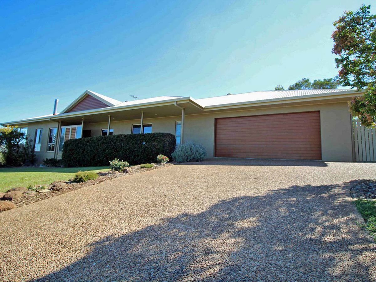 22 Countryview Drive, Atherton