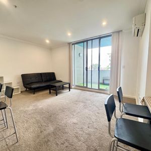 a 208 / 2 Lachlan Street