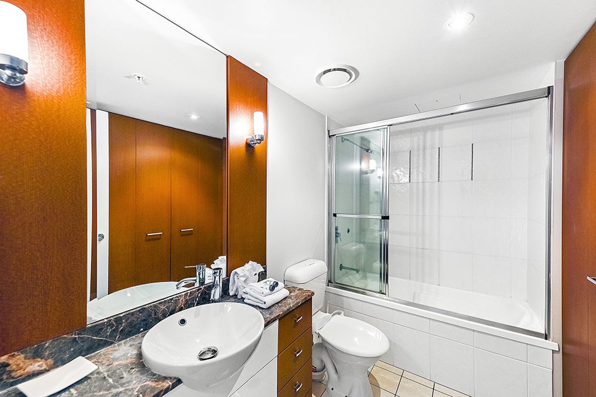 2335 / 23 Ferny Avenue, Surfers Paradise