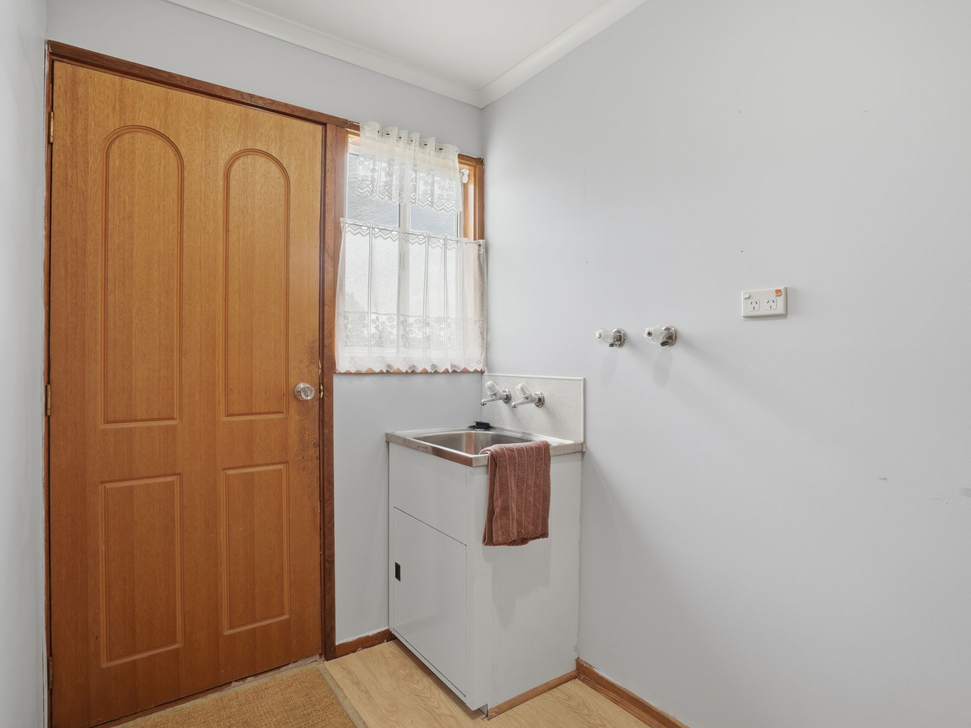 42 Badajos Street, Ross