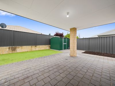 18 Montane Turn, Banksia Grove