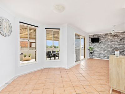 43 Hillside Drive, Albion Park