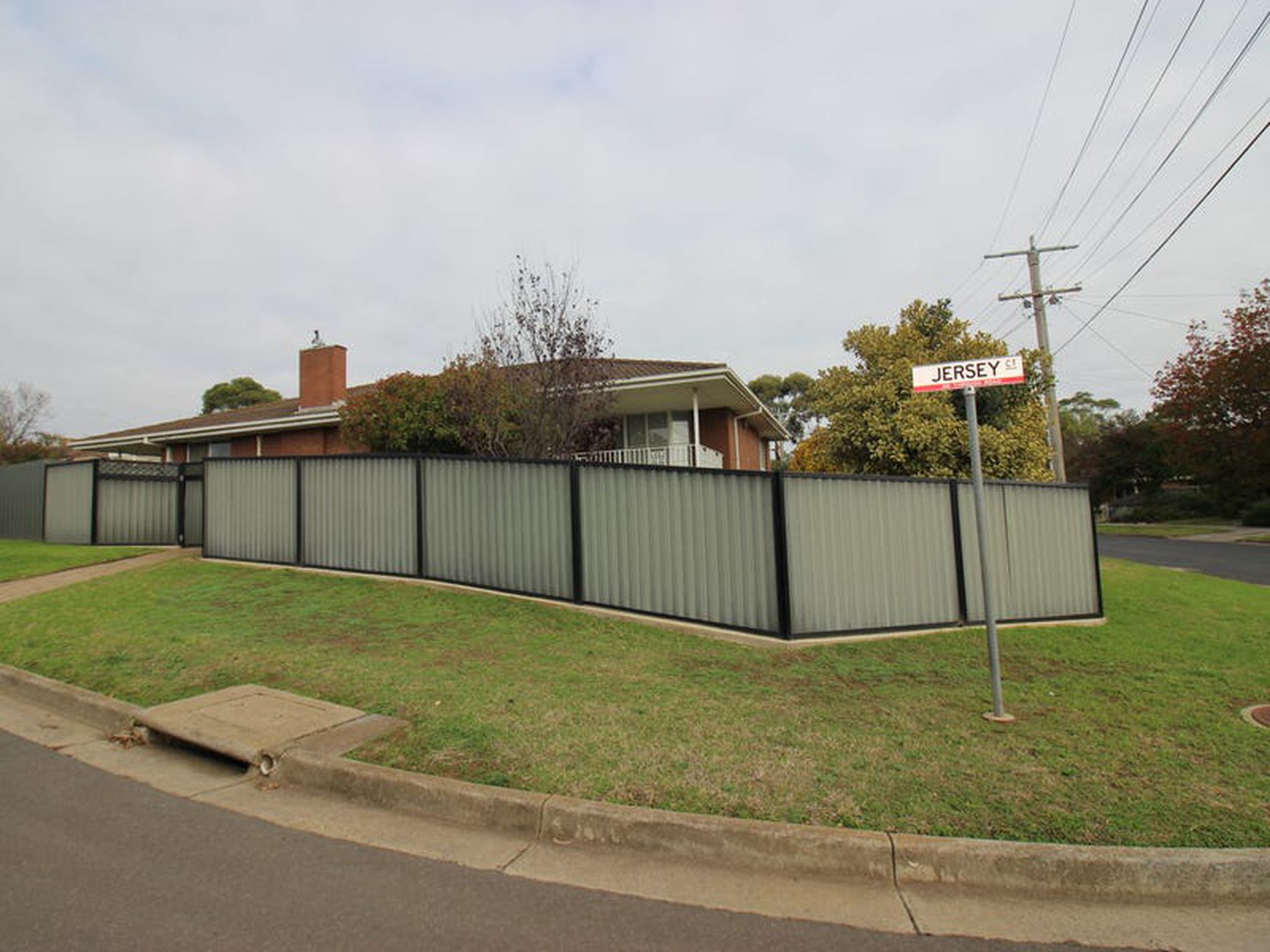 19 Walpole Avenue, Belmont
