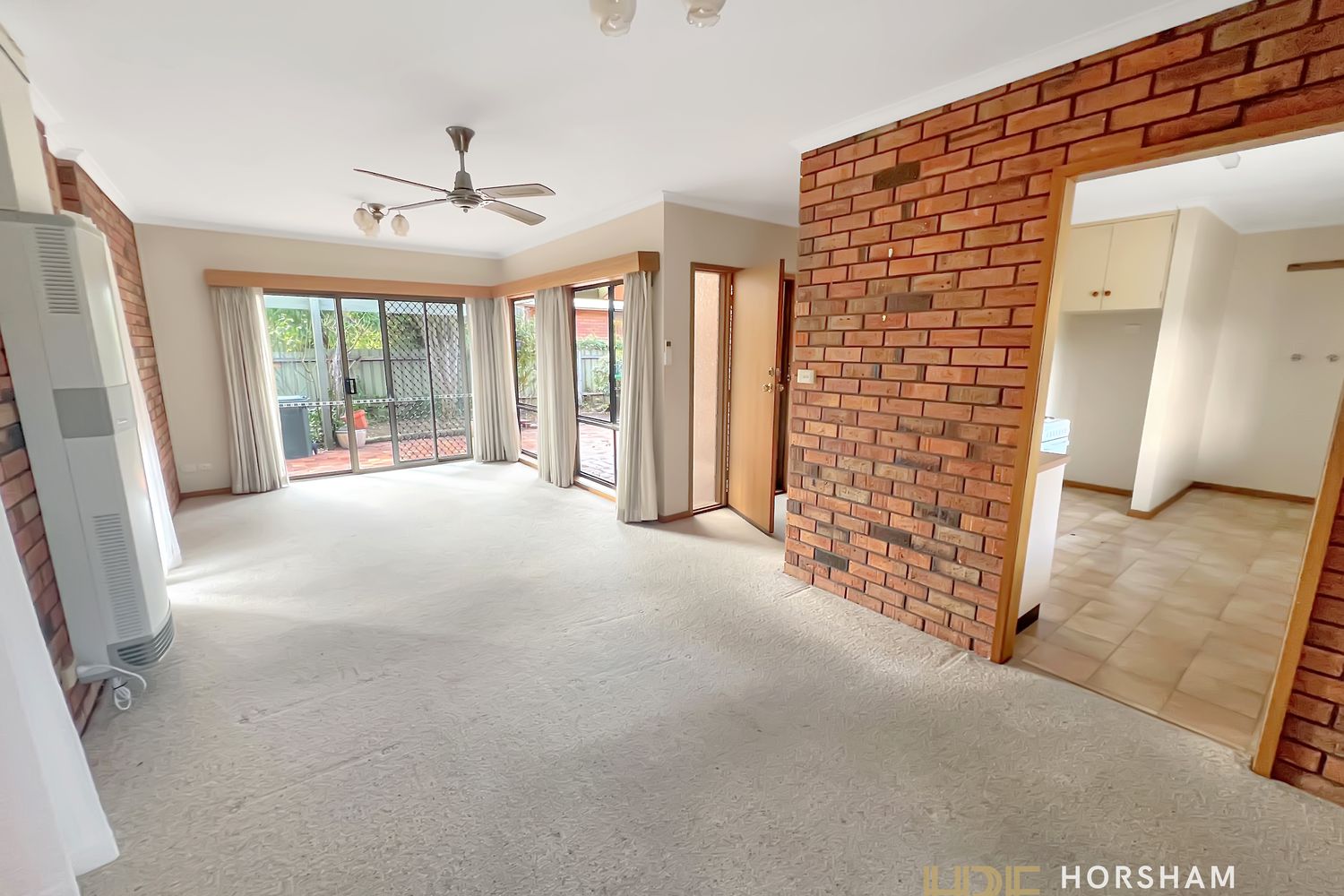 1 / 16 James Street, Horsham