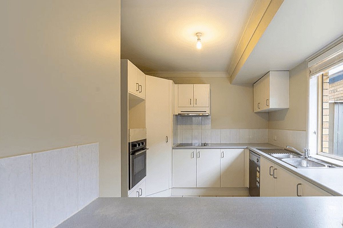 32 Parkside Circuit, Robina