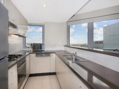 2207 / 77 Berry St, North Sydney