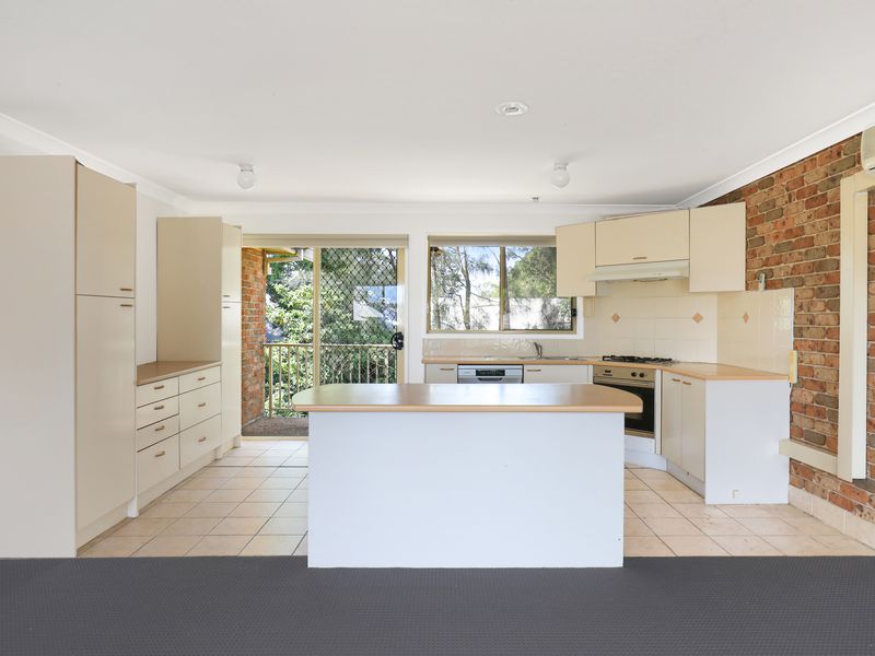 2 / 8 Smith Street, Fairy Meadow