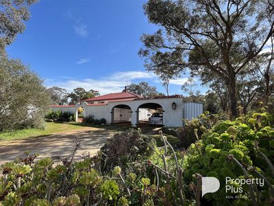 23-27 Inglewood Road, St Arnaud