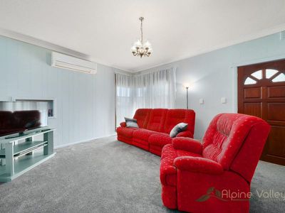 74 Lakeside Avenue, Mount Beauty
