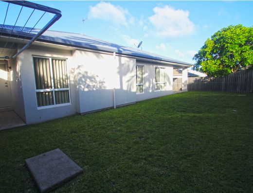 Modern 4 bedroom home -  RENT INCREASE IN MAY image 13